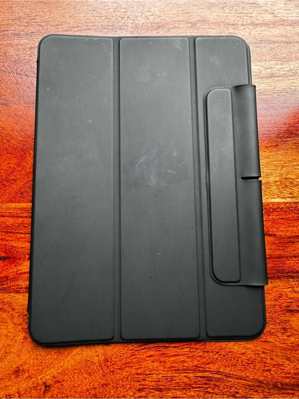 ESR iPad Air 10.9” 4th 5th Gen Flip Magnetic Case Pencil Holder Black